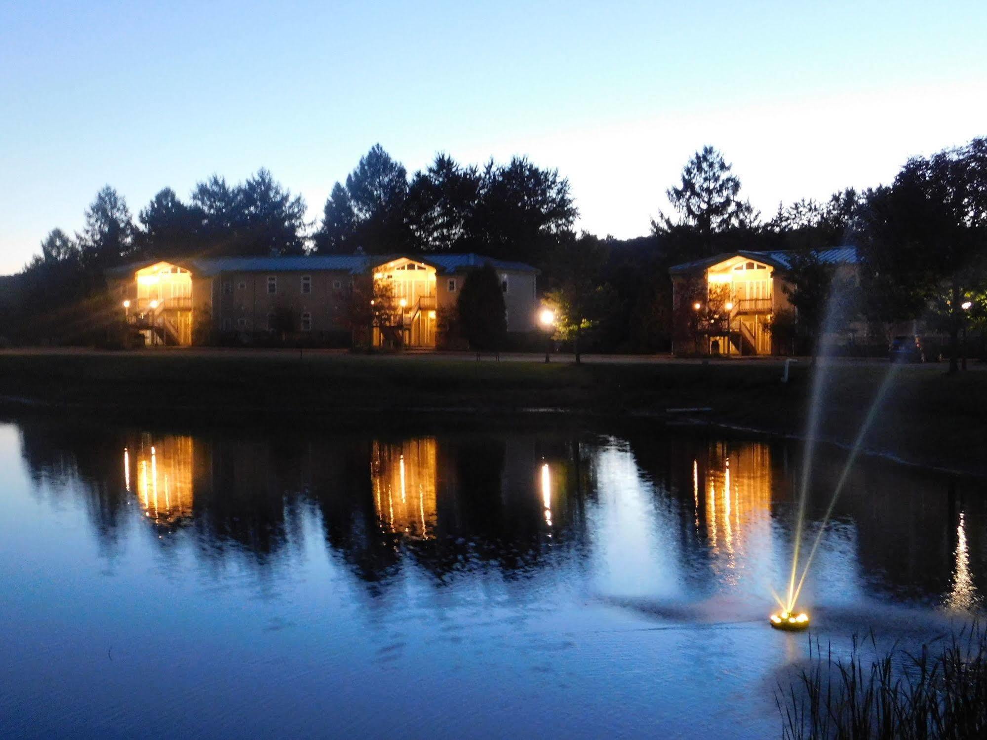 Fairway Suites At The Peak French Creek Exteriör bild